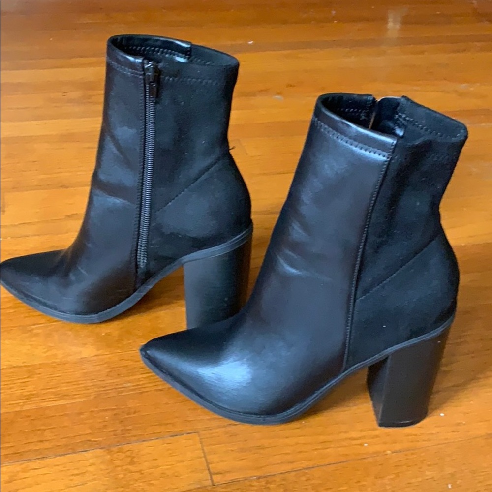 Black heeled boots